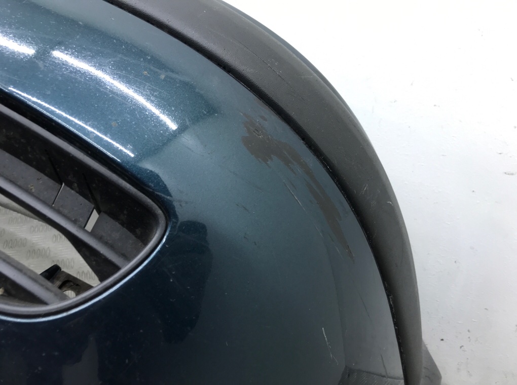 Бампер передний бу для Volkswagen Bora 1 1.6 i,  2003 г.