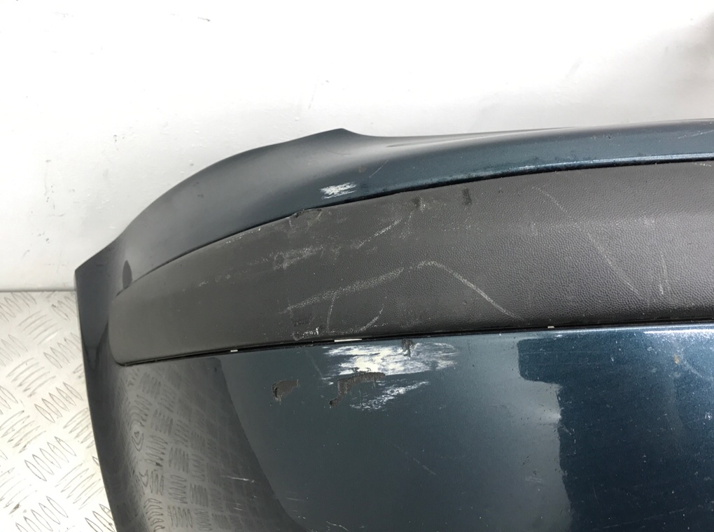 Бампер передний бу для Volkswagen Bora 1 1.6 i,  2003 г.