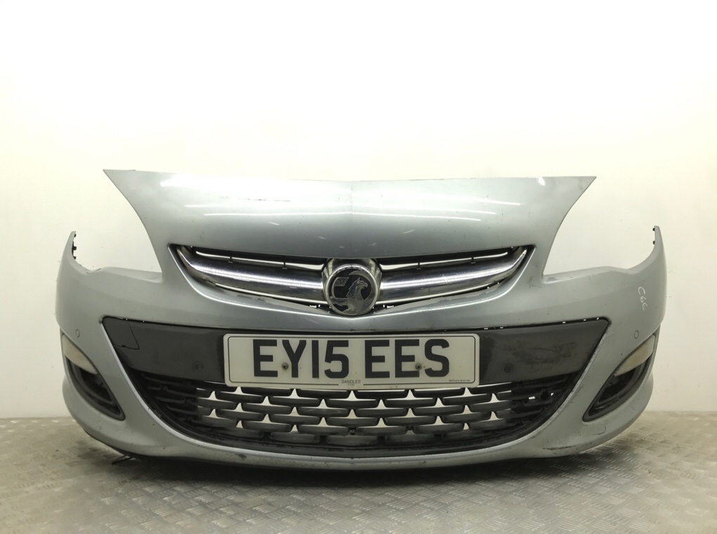Бампер передний бу для Opel Astra J 1.6 CDTi, 2015 г.