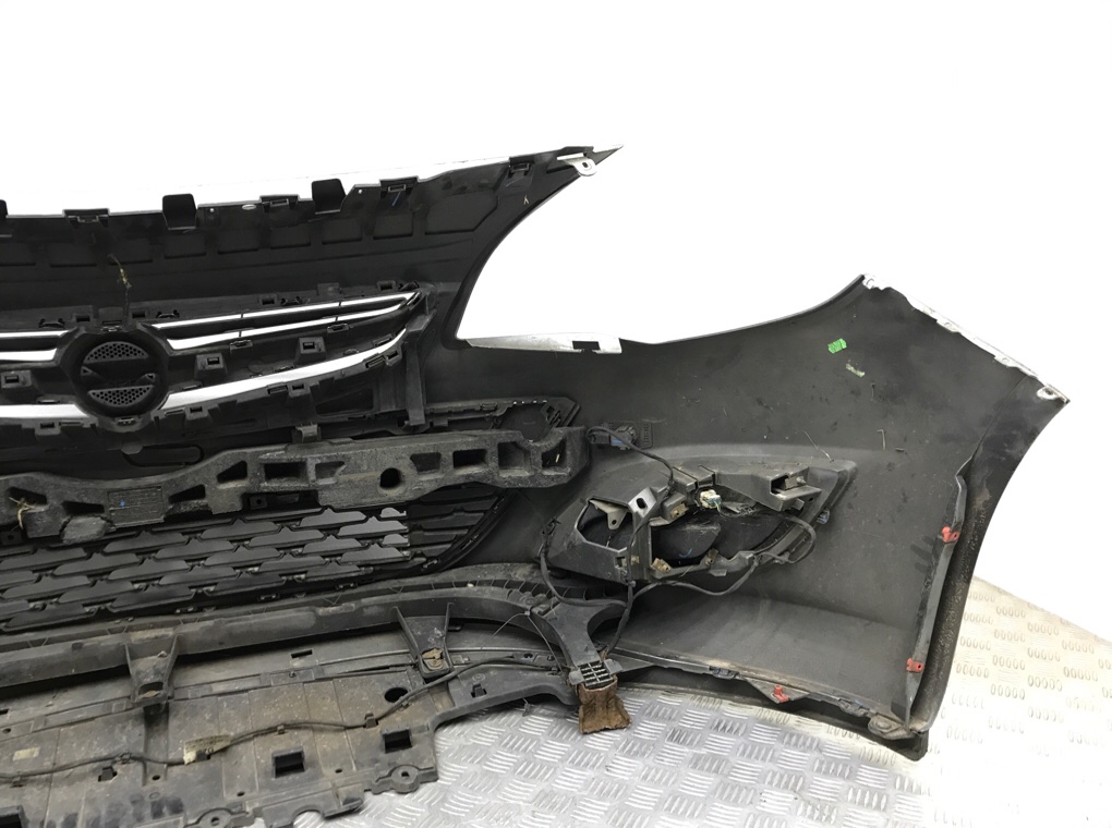 Бампер передний бу для Opel Astra J 1.6 CDTi, 2015 г. Бампер передний бу для Opel Astra J 1.6 CDTi, 2015 г.