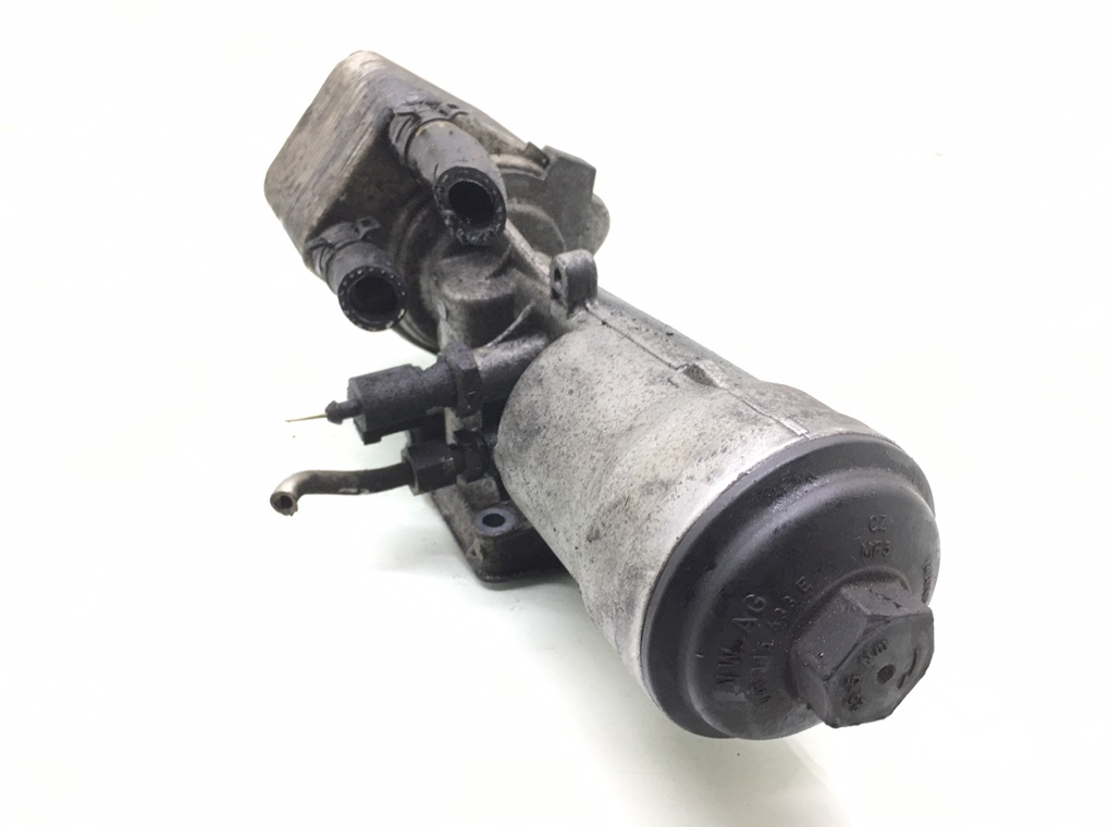 Корпус масляного фильтра бу для Audi A4 B8 2.0 TDi,  2008 г.