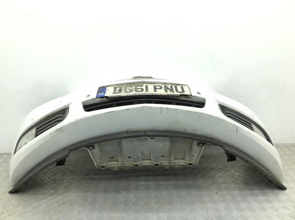 Бампер передний бу для Opel Insignia  2.0 CDTi,  2012 г.