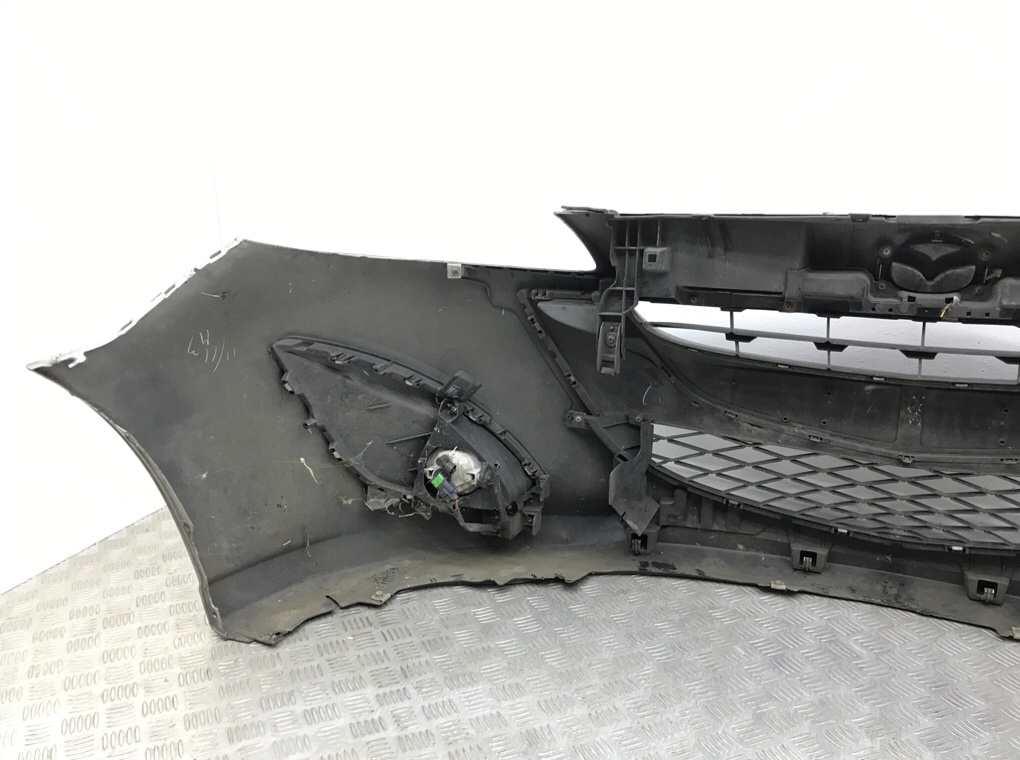 Бампер передний бу для Mazda 5  3 1.6 TD,  2011 г.