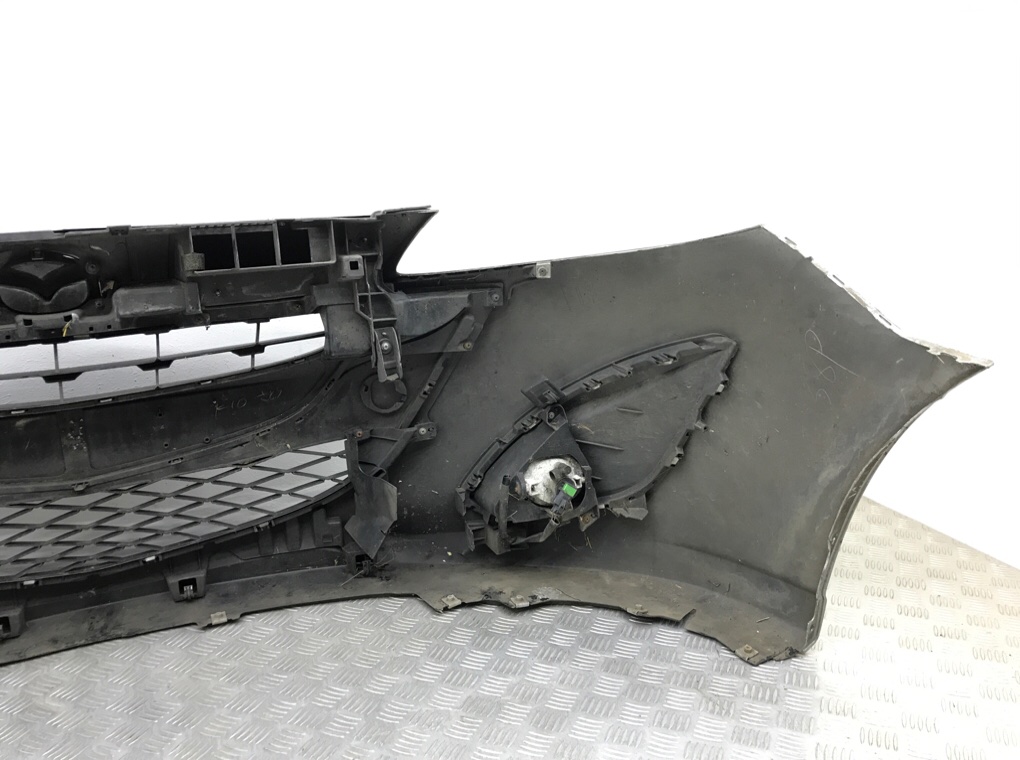 Бампер передний бу для Mazda 5  3 1.6 TD,  2011 г.