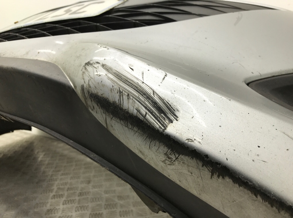 Бампер передний бу для Mazda 5  3 1.6 TD,  2011 г.