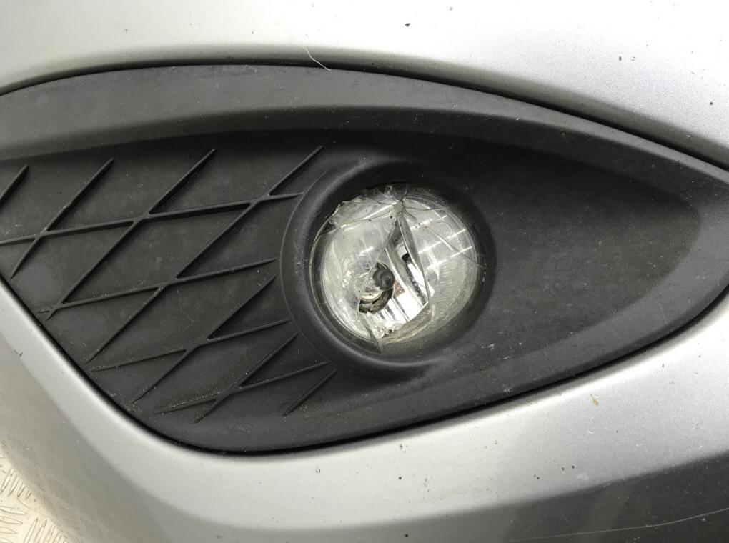 Бампер передний бу для Mazda 5  3 1.6 TD,  2011 г.