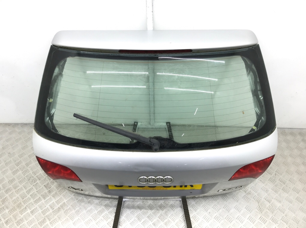 Крышка багажника бу для Audi A4 B7 2.0 TDi, 2006 г. Крышка багажника бу для Audi A4 B7 2.0 TDi, 2006 г.