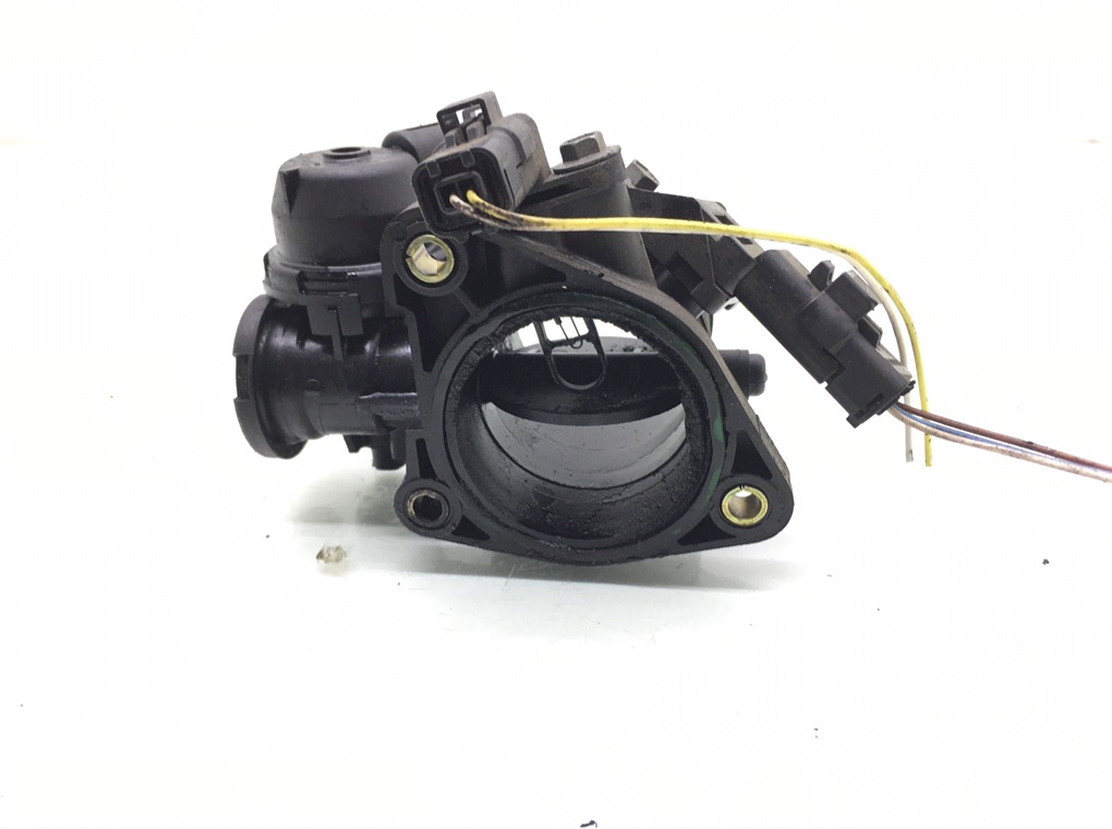 Заслонка дроссельная бу для Peugeot 407  2.0 HDi,  2006 г.