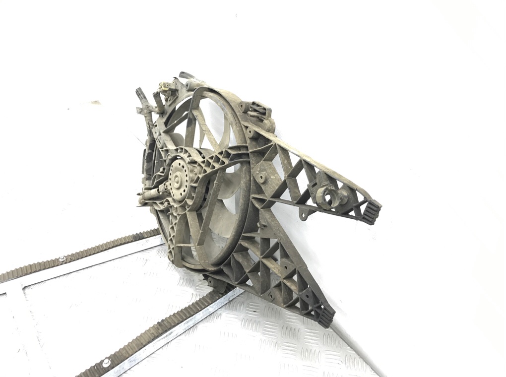 Вентилятор радиатора бу для Fiat Doblo 2 1.3 JTD,  2015 г.