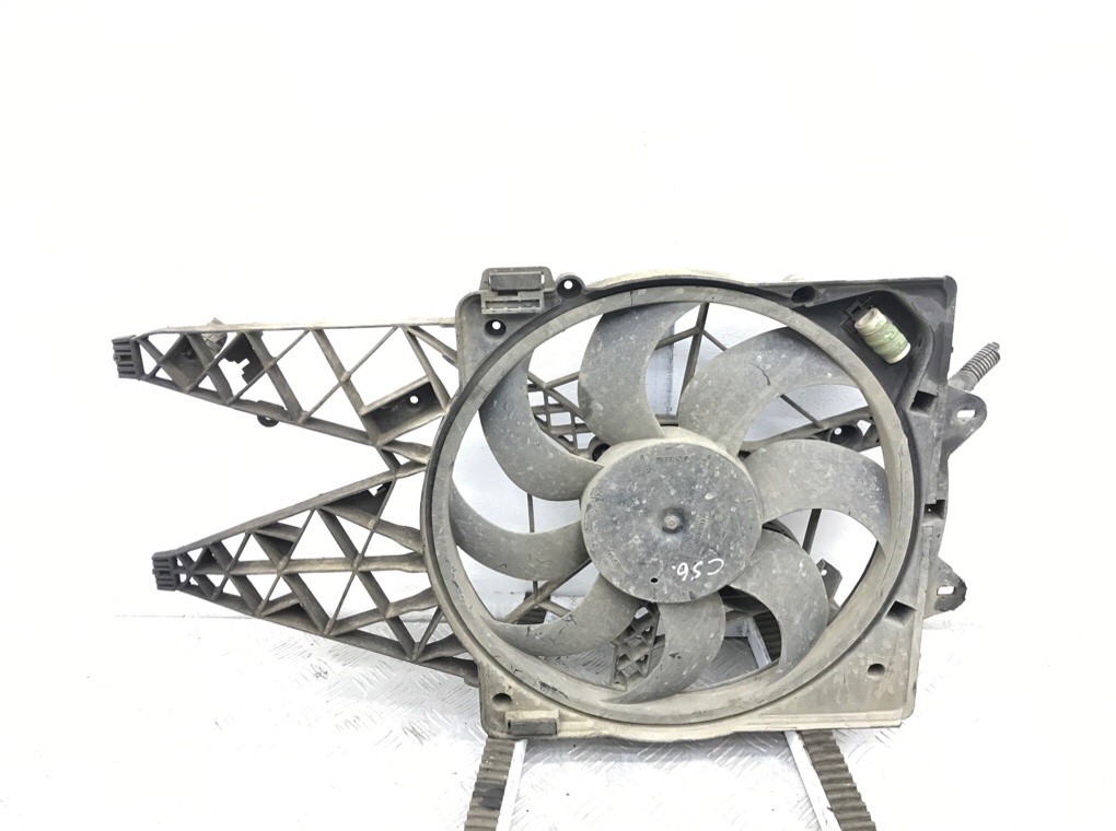 Вентилятор радиатора бу для Fiat Doblo 2 1.3 JTD,  2015 г.