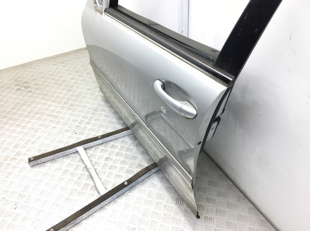 Дверь передняя левая бу для Mercedes C W203 2.2 CDi,  2004 г.