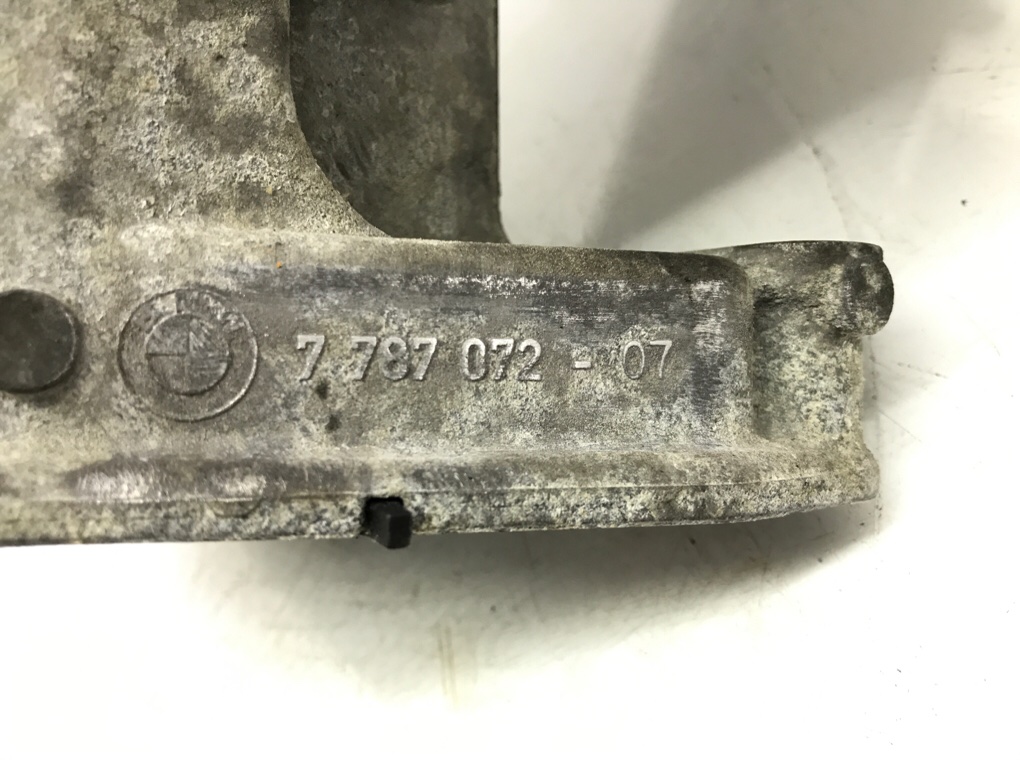 Корпус масляного фильтра бу для BMW X3 E83 2.0 TD,  2007 г.