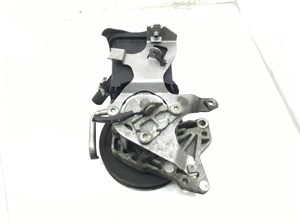 Насос гидроусилителя руля бу для BMW X3 E83 2.0 TD,  2007 г.