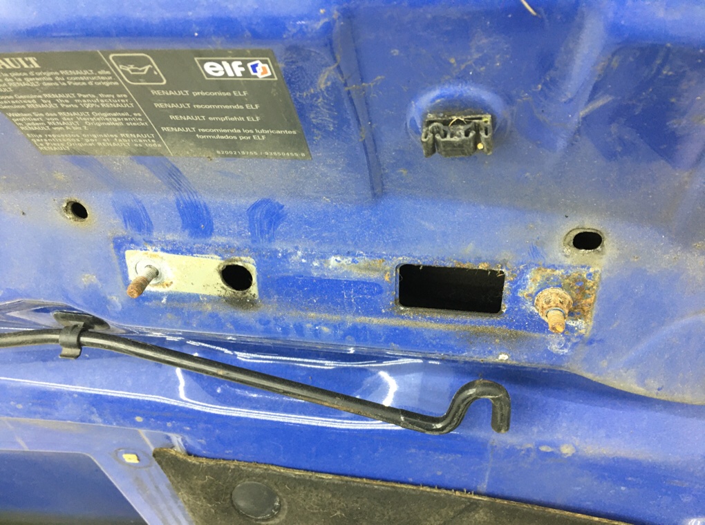 Капот бу для Renault Trafic 2 2.0 CDTi, 2007 г. Капот бу для Renault Trafic 2 2.0 CDTi, 2007 г.