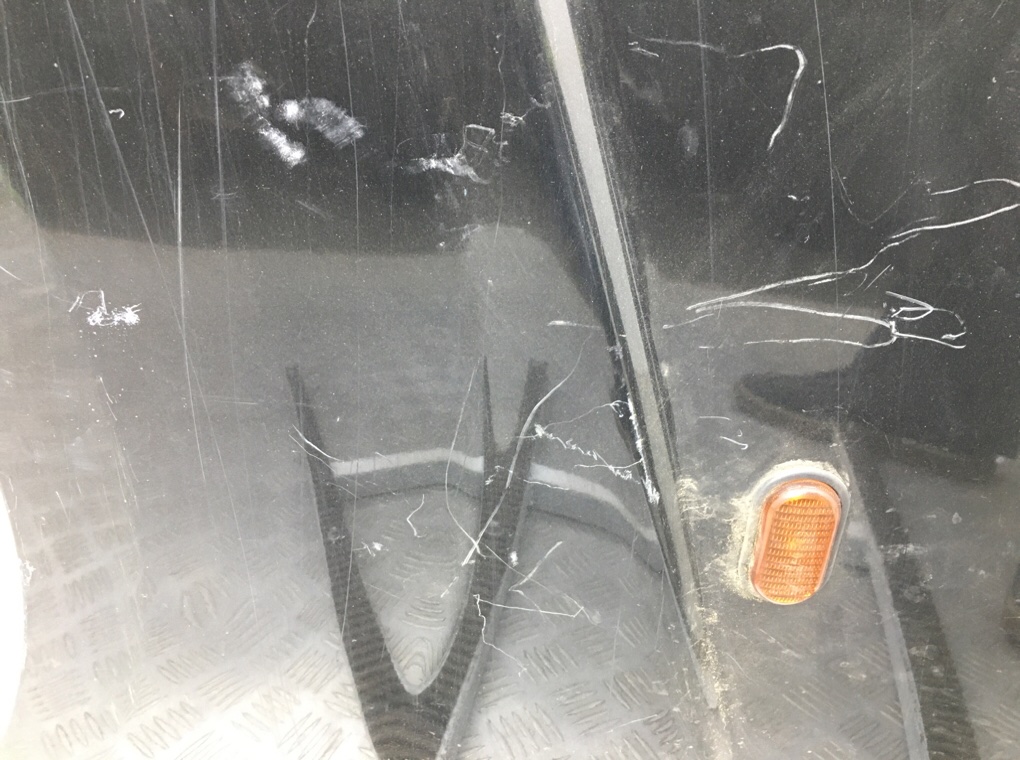 Крыло переднее левое бу для Renault Trafic 2 1.9 DCi, 2003 г. Крыло переднее левое бу для Renault Trafic 2 1.9 DCi, 2003 г.