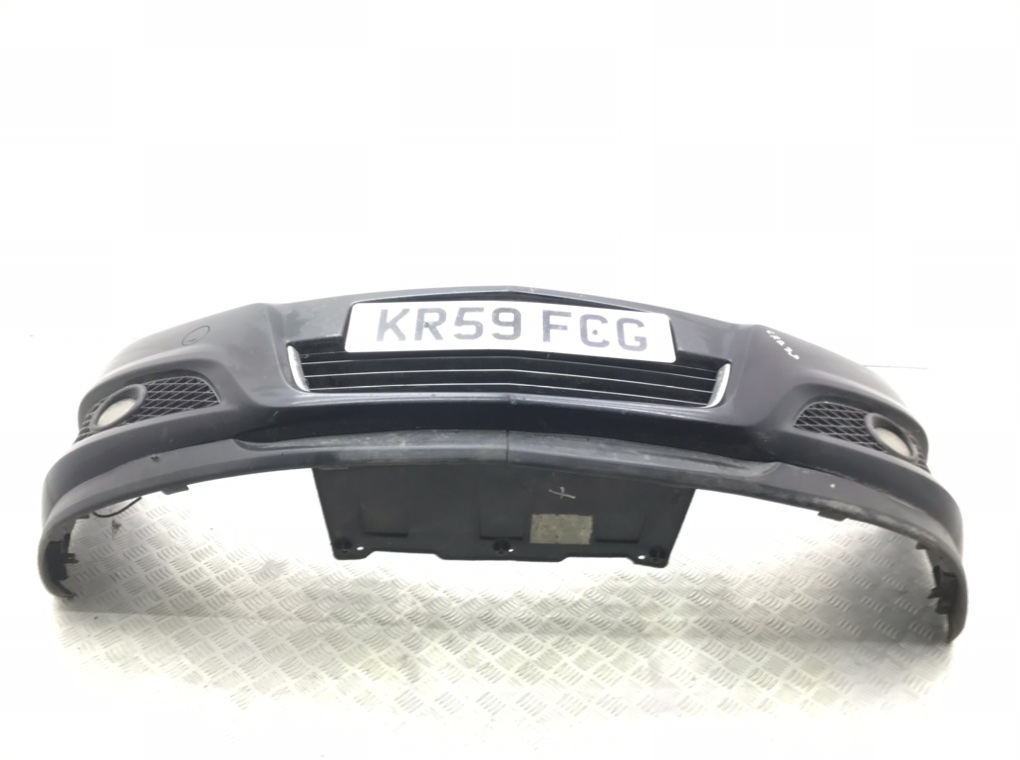 Бампер передний бу для Opel Astra H 1.8 i,  2010 г.