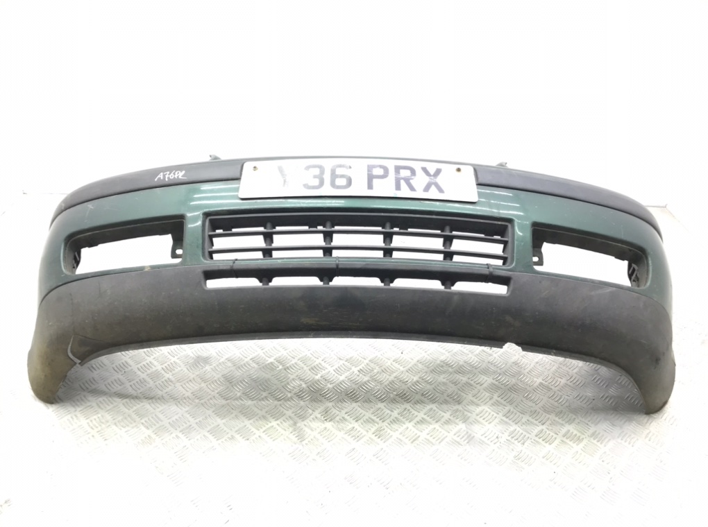 Бампер передний бу для Volkswagen Golf 4 1.9 TDi, 2001 г. Бампер передний бу для Volkswagen Golf 4 1.9 TDi, 2001 г.