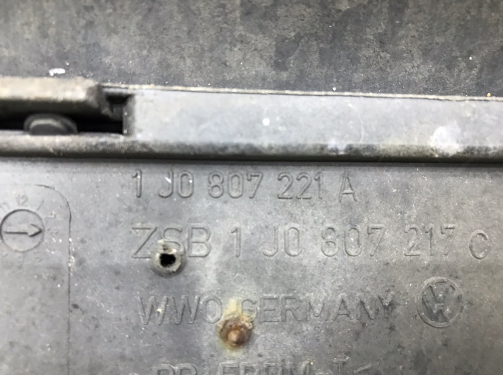 Бампер передний бу для Volkswagen Golf 4 1.9 TDi, 2001 г. Бампер передний бу для Volkswagen Golf 4 1.9 TDi, 2001 г.