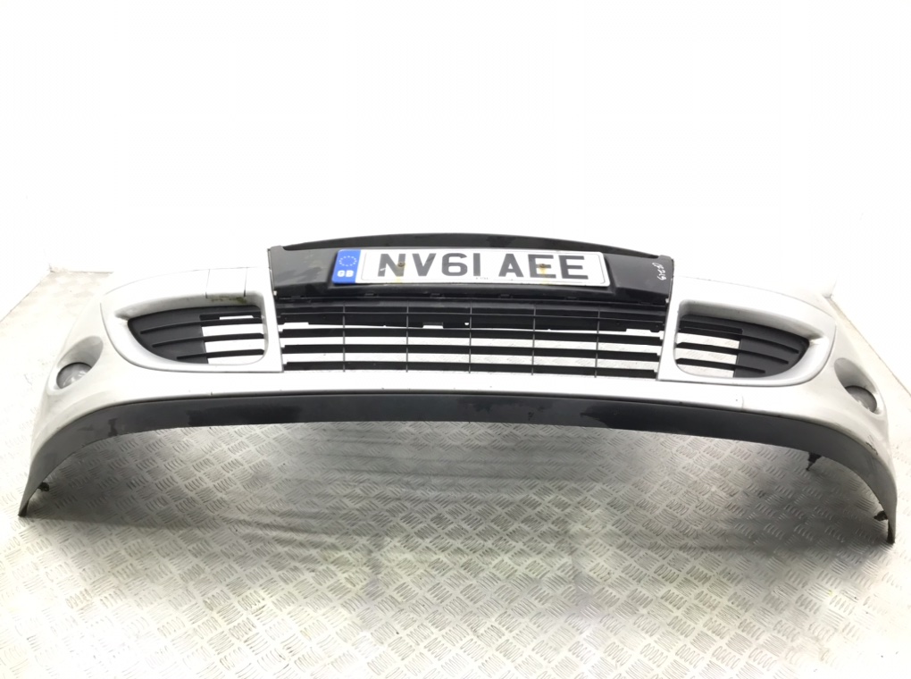 Бампер передний бу для Renault Scenic 3 1.5 DCi, 2011 г. Бампер передний бу для Renault Scenic 3 1.5 DCi, 2011 г.