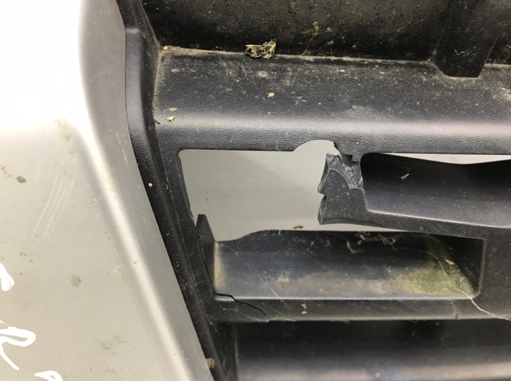 Решетка радиатора бу для Nissan NV400 1 2.3 DCI,  2017 г.