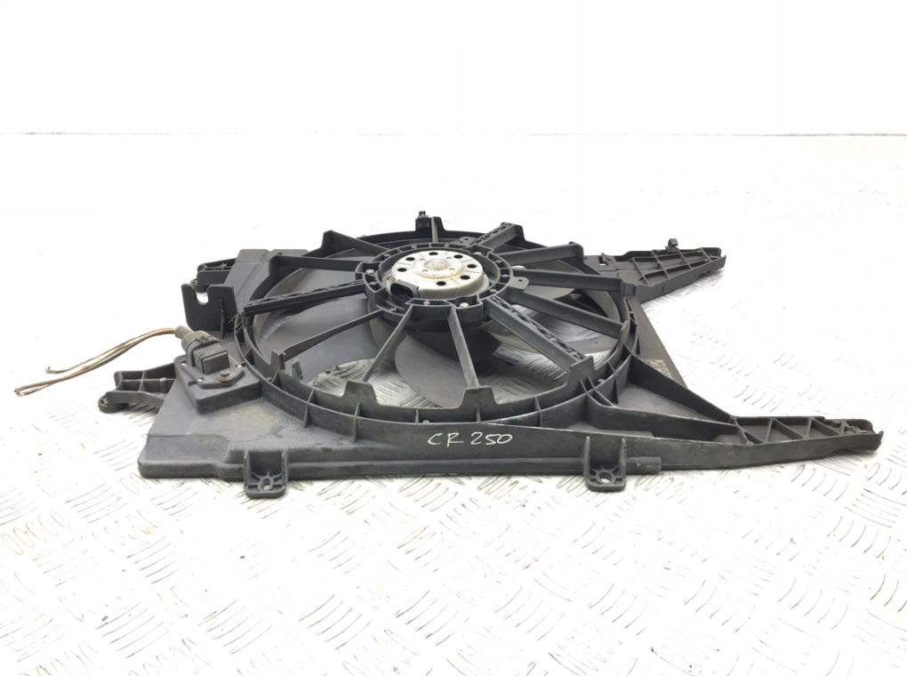 Вентилятор радиатора бу для Renault Scenic 1 1.6 i, 1999 г. Вентилятор радиатора бу для Renault Scenic 1 1.6 i, 1999 г.