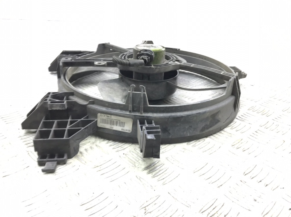 Вентилятор радиатора бу для Nissan Note E11 1.4 i,  2006 г.