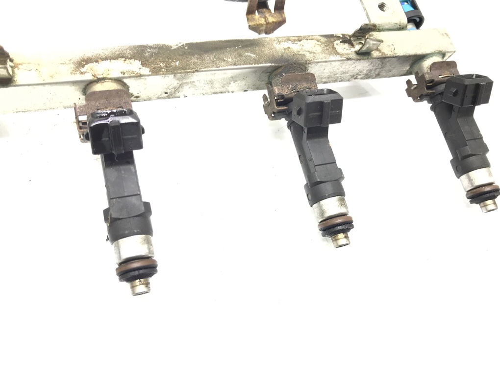 Топливная рампа бу для Opel Astra H 1.4 i, 2008 г. Топливная рампа бу для Opel Astra H 1.4 i, 2008 г.