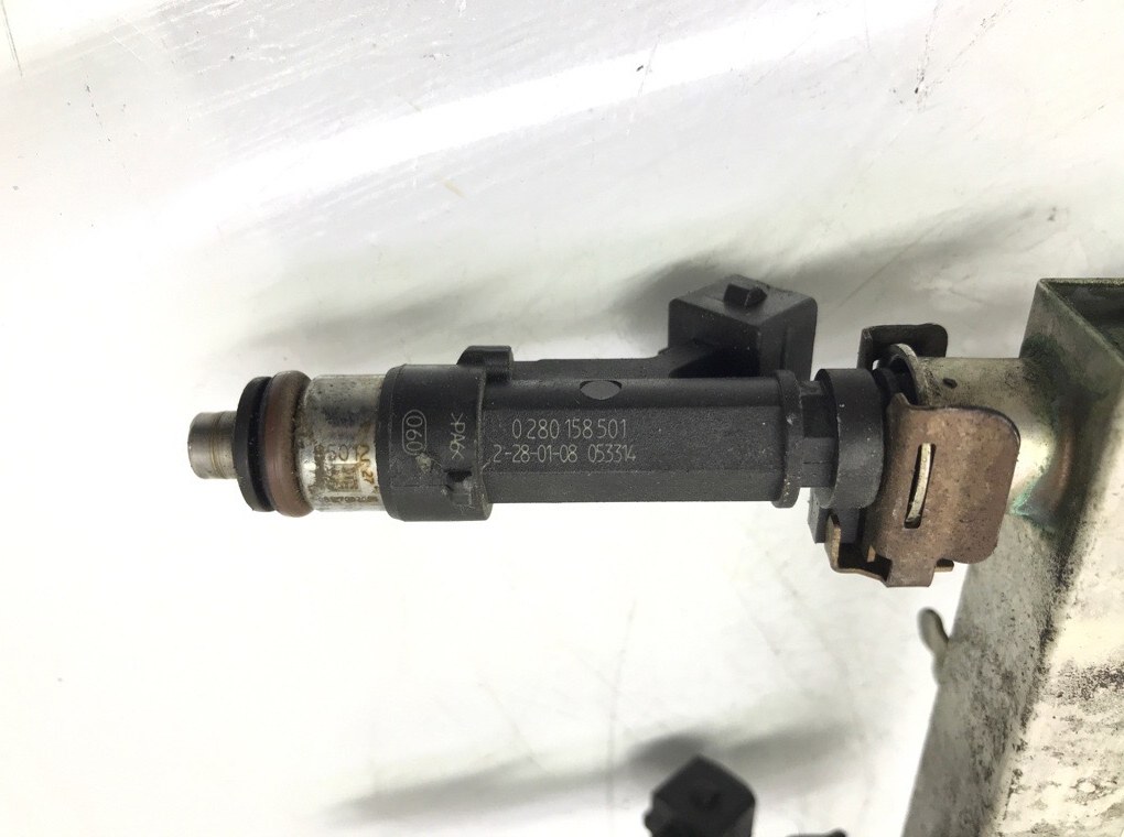 Топливная рампа бу для Opel Astra H 1.4 i, 2008 г. Топливная рампа бу для Opel Astra H 1.4 i, 2008 г.