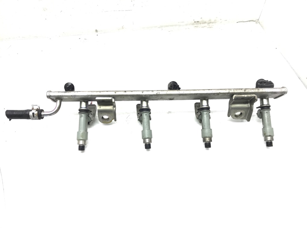 Топливная рампа бу для Suzuki Swift 1.3 i, 2009 г. Топливная рампа бу для Suzuki Swift 1.3 i, 2009 г.