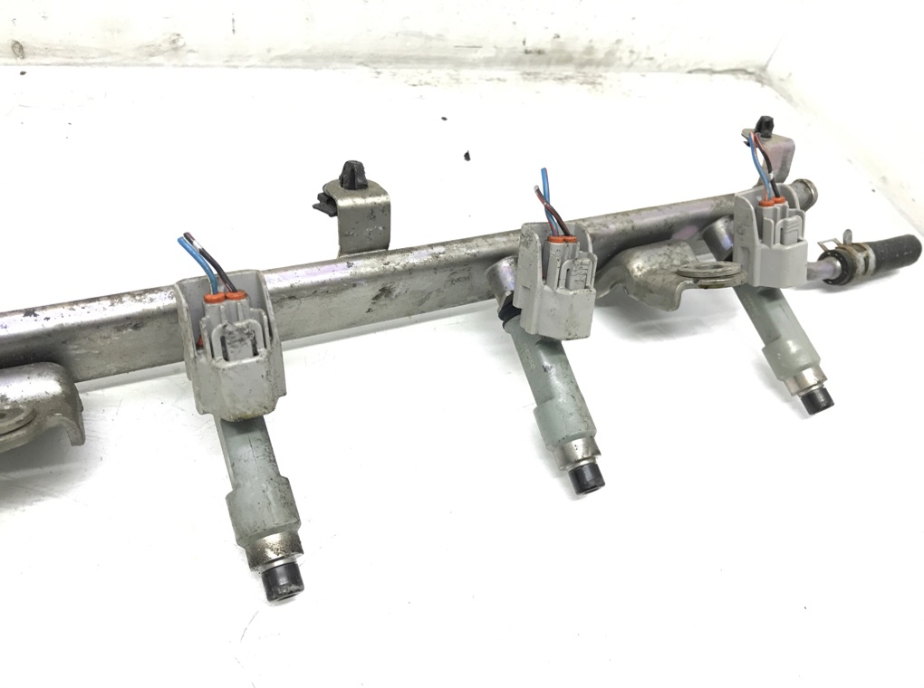 Топливная рампа бу для Suzuki Swift 1.3 i, 2009 г. Топливная рампа бу для Suzuki Swift 1.3 i, 2009 г.