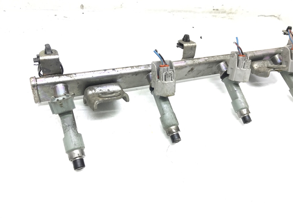 Топливная рампа бу для Suzuki Swift 1.3 i, 2009 г. Топливная рампа бу для Suzuki Swift 1.3 i, 2009 г.