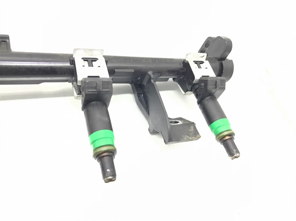 Топливная рампа бу для Ford Focus 2 1.6 i,  2007 г.