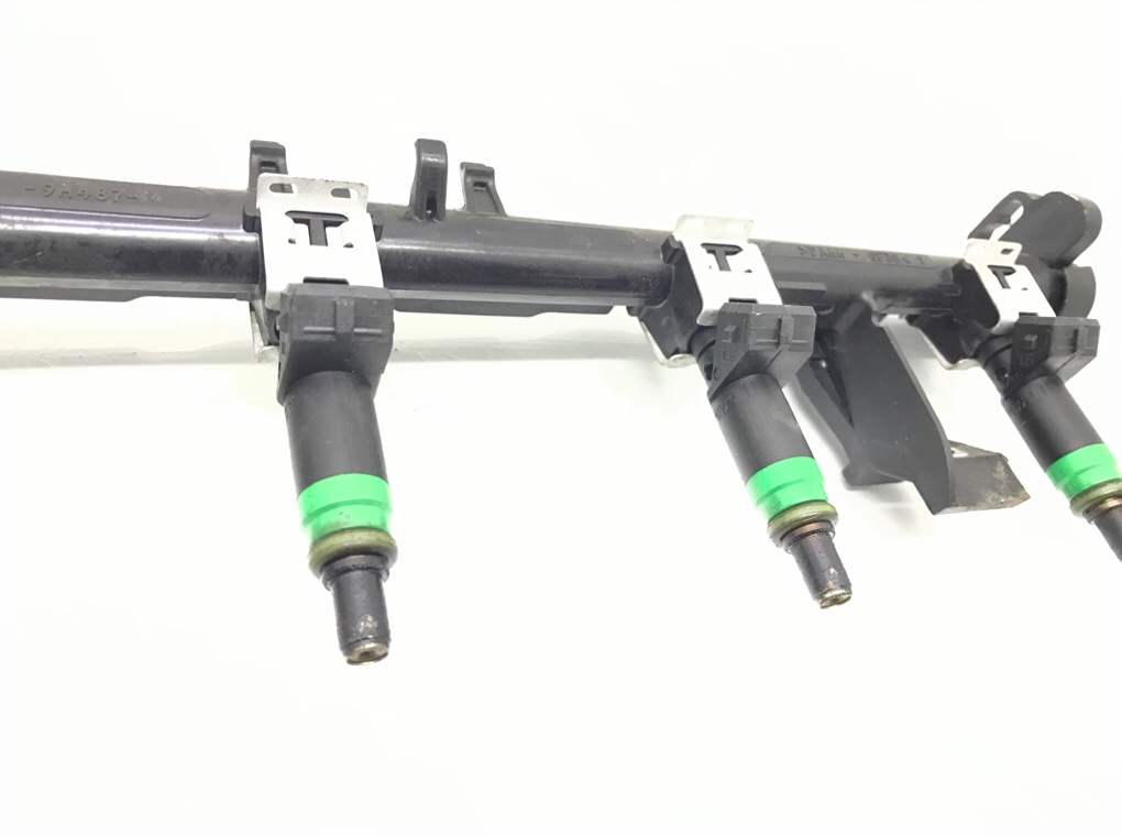 Топливная рампа бу для Ford Focus 2 1.6 i,  2007 г.