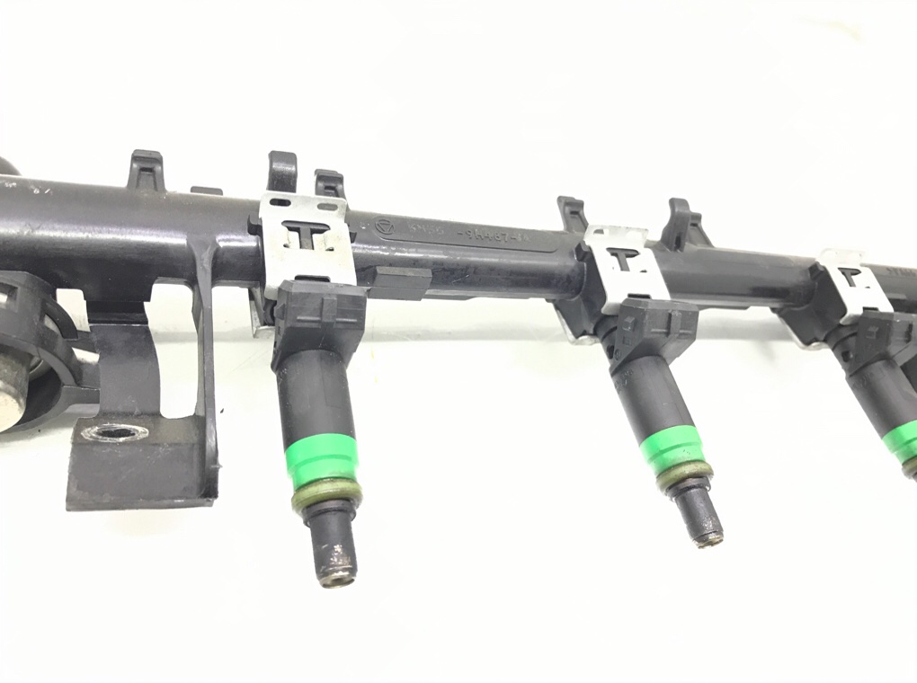 Топливная рампа бу для Ford Focus 2 1.6 i,  2007 г.