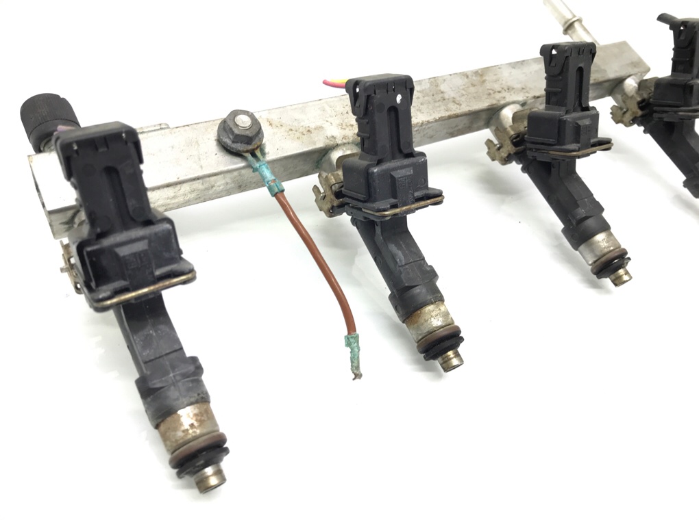 Топливная рампа бу для Opel Meriva B 1.4 i, 2010 г. Топливная рампа бу для Opel Meriva B 1.4 i, 2010 г.