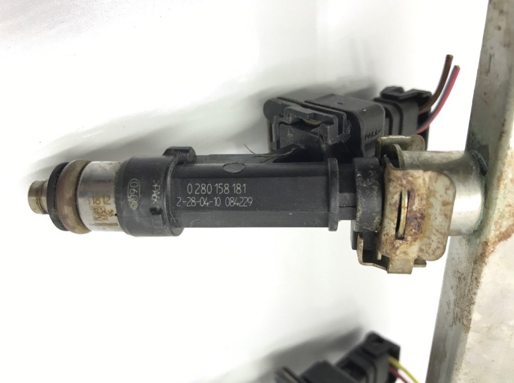 Топливная рампа бу для Opel Meriva B 1.4 i, 2010 г. Топливная рампа бу для Opel Meriva B 1.4 i, 2010 г.