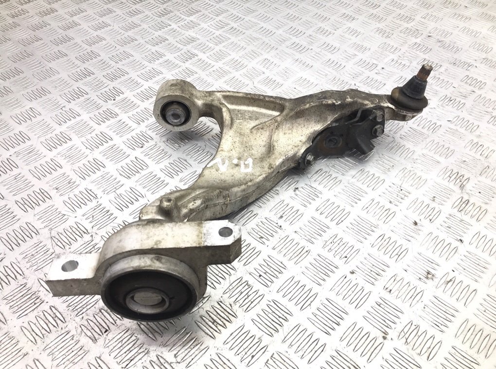 Рычаг передний левый бу для Infiniti M  3.0 DCi,  2011 г.