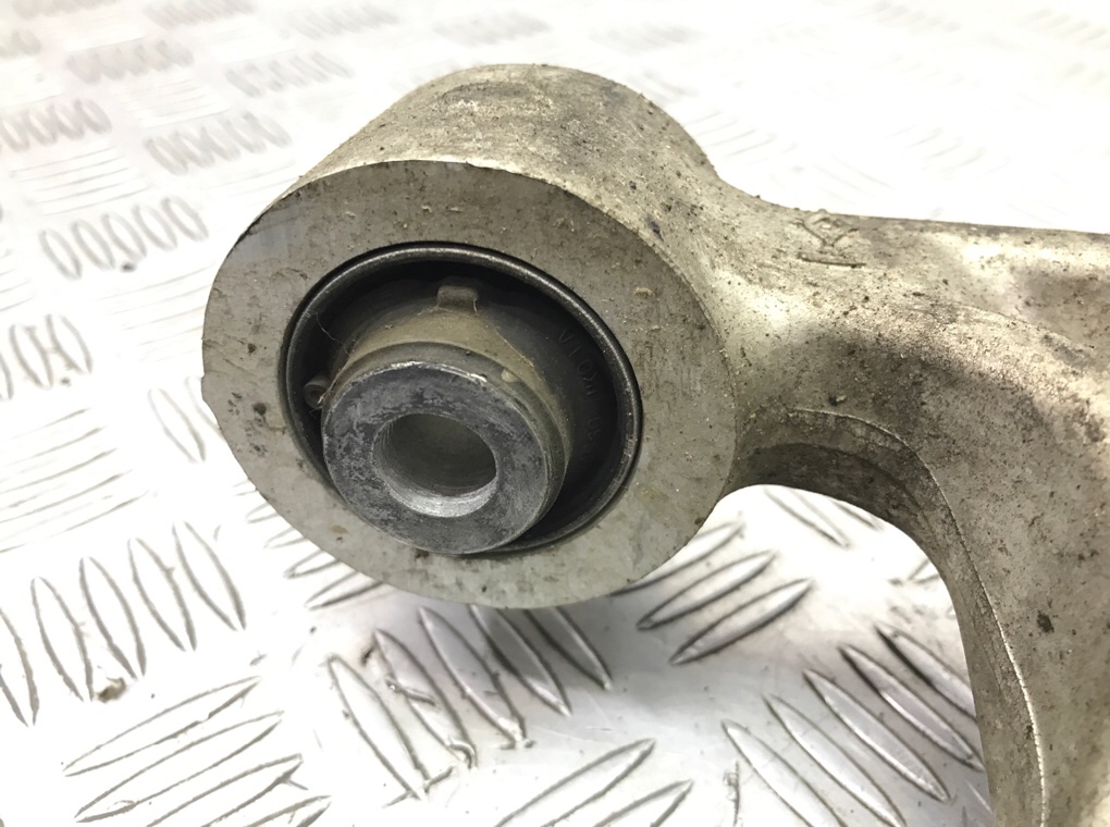 Рычаг передний левый бу для Infiniti M  3.0 DCi,  2011 г.