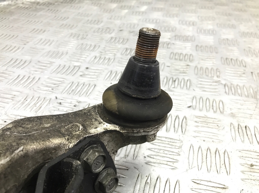 Рычаг передний левый бу для Infiniti M  3.0 DCi,  2011 г.