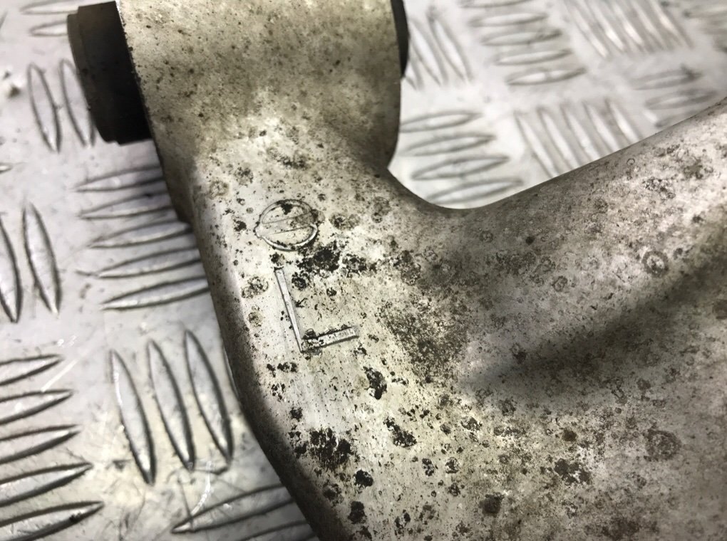 Рычаг передний левый бу для Infiniti M  3.0 DCi,  2011 г.