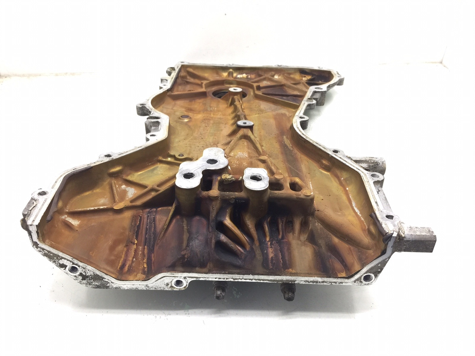 Крышка двигателя передняя бу для Mazda 6 1 1.8 i, 2005 г. Крышка двигателя передняя бу для Mazda 6 1 1.8 i, 2005 г.